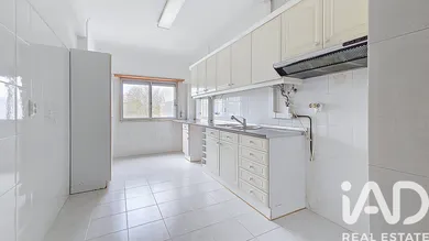 Apartamento T3 em Agualva