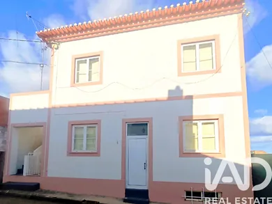 Moradia bi-familiar  em Montargil