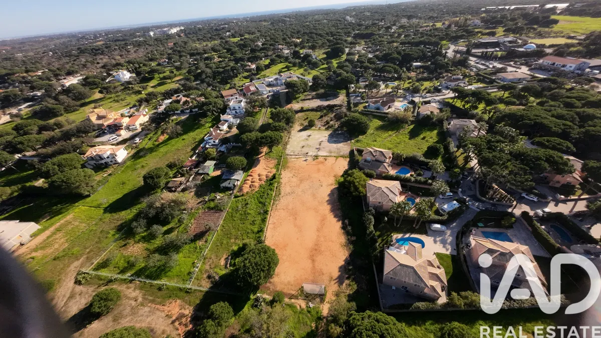Terreno rústico de 6800 m² em Almancil