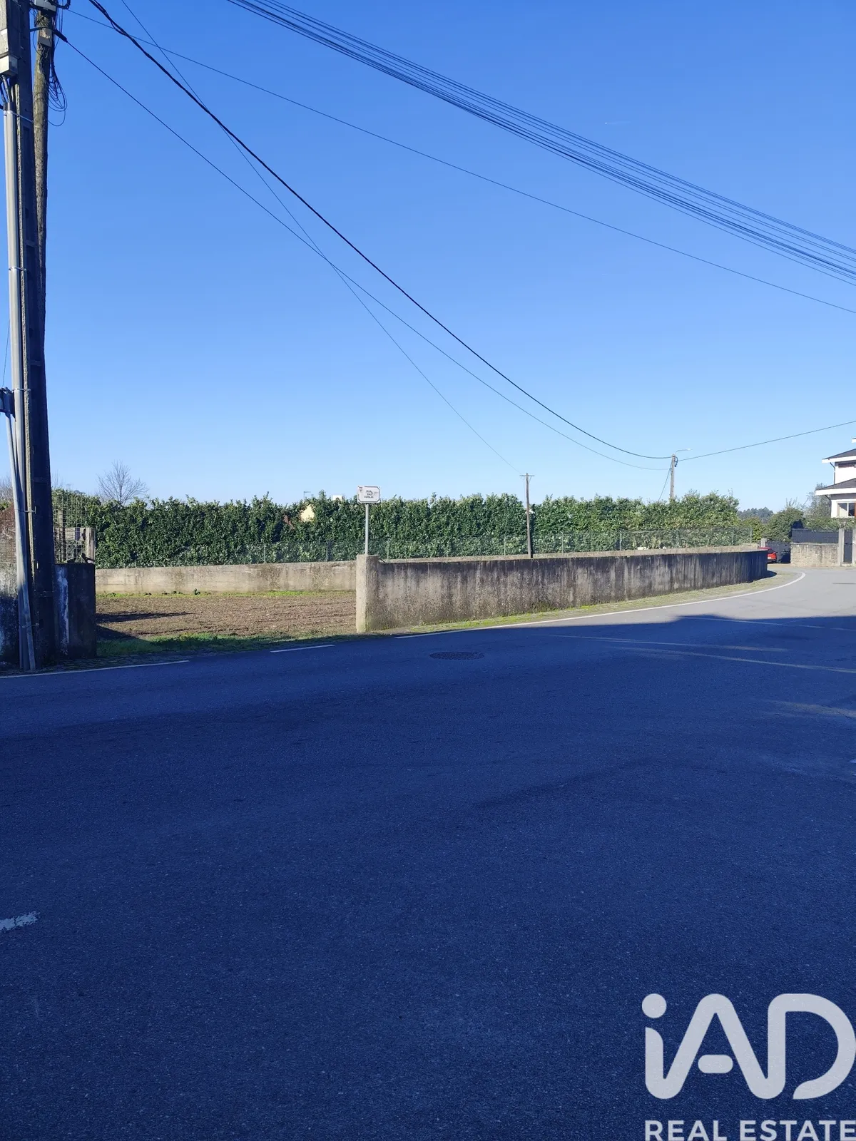 Terreno de 640 m² em Faria