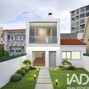 Terreno urbano em São Domingos de Rana