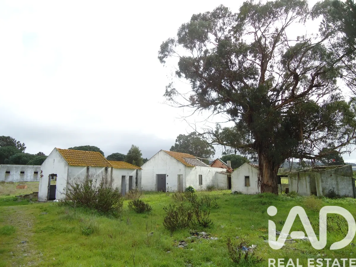 Terreno industrial de 10 875 m² em Cabanas