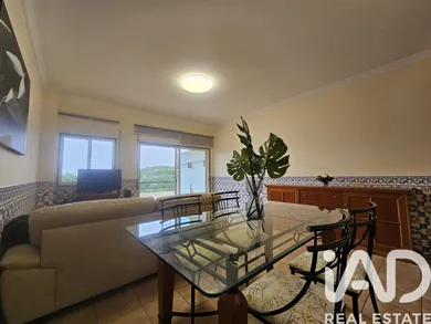 Apartamento T3 em Olhos de Água