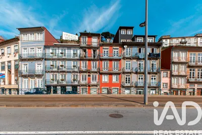 Fotografia 2 de Prédio de 631 m² em Porto