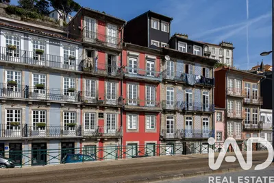 Fotografia 3 de Prédio de 631 m² em Porto