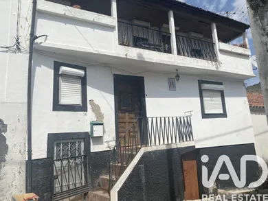 House  in Armamar 
