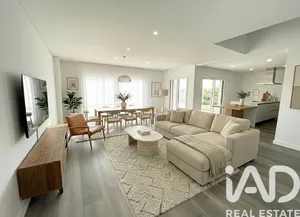 Moradia geminada em Corroios