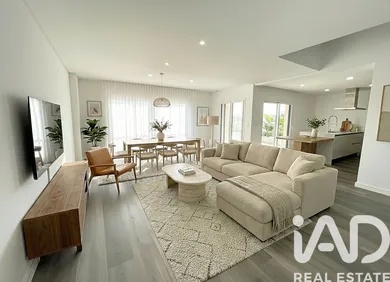 Moradia geminada em Corroios