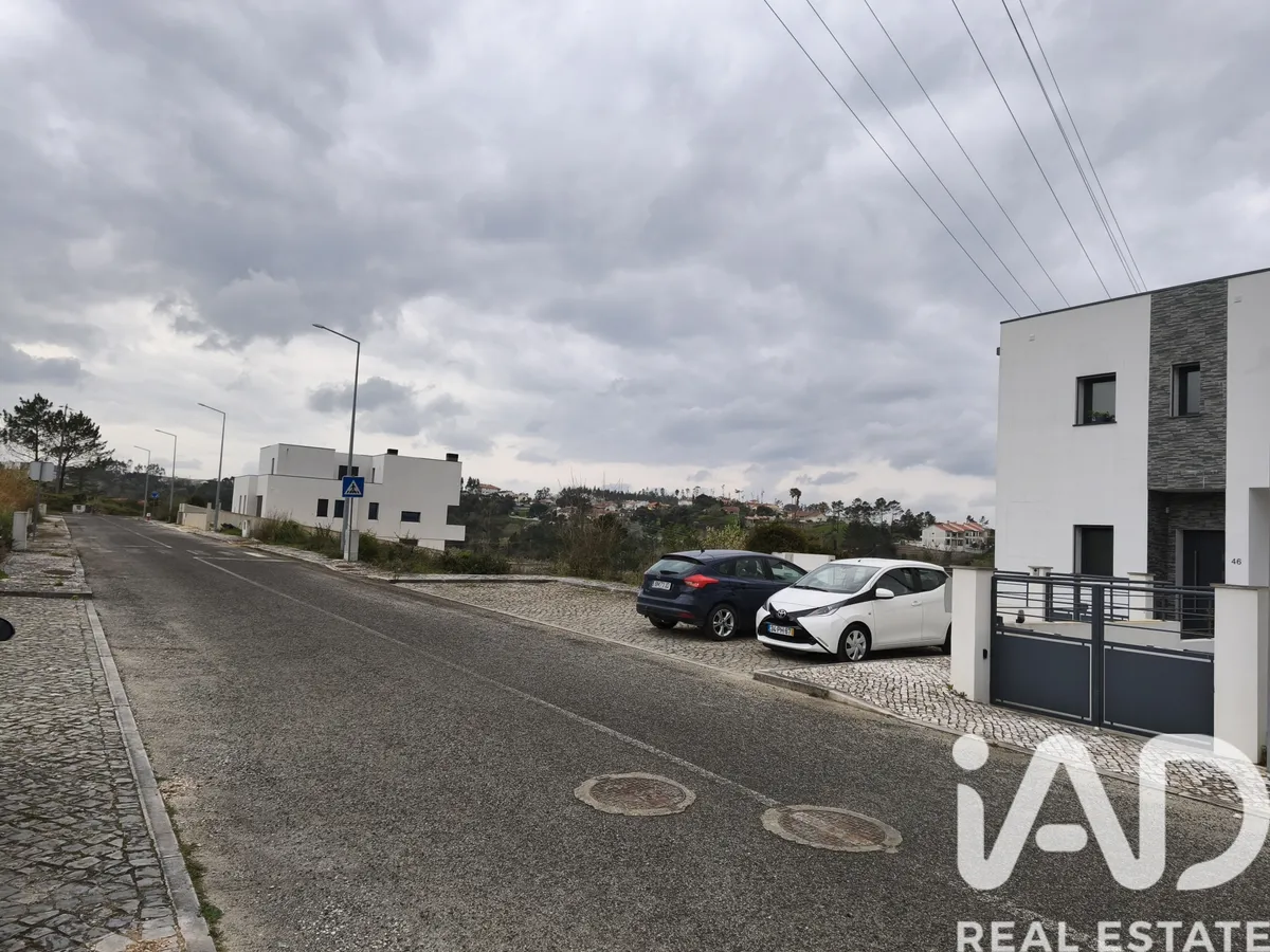 Urban Land Plot 692m² in Batalha | 1km from Historic Centre 3