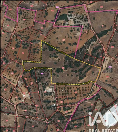 Fotografia 8 de Terreno de 2840 m² em Quelfes
