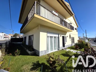 Two-family house in Montijo