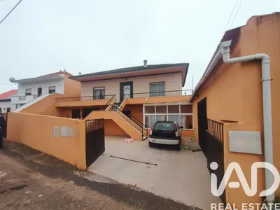 Fotografia 1 de Casa/Moradia 5 quartos de 209 m² em Painho