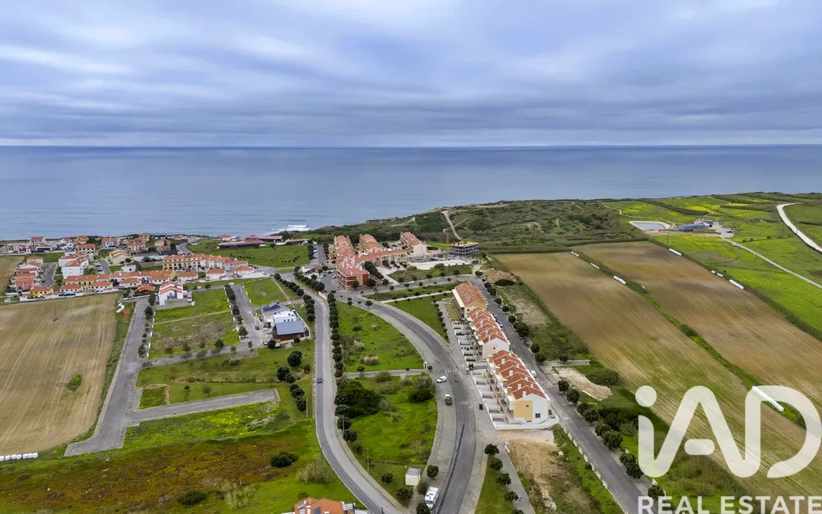 Terreno urbano de 387 m² em Torres Vedras