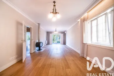 Moradia em gaveto  em Guimarães