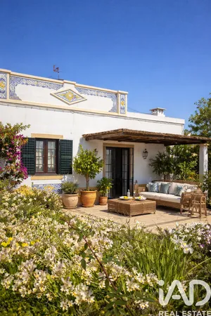 Quinta em Santa Bárbara de Nexe