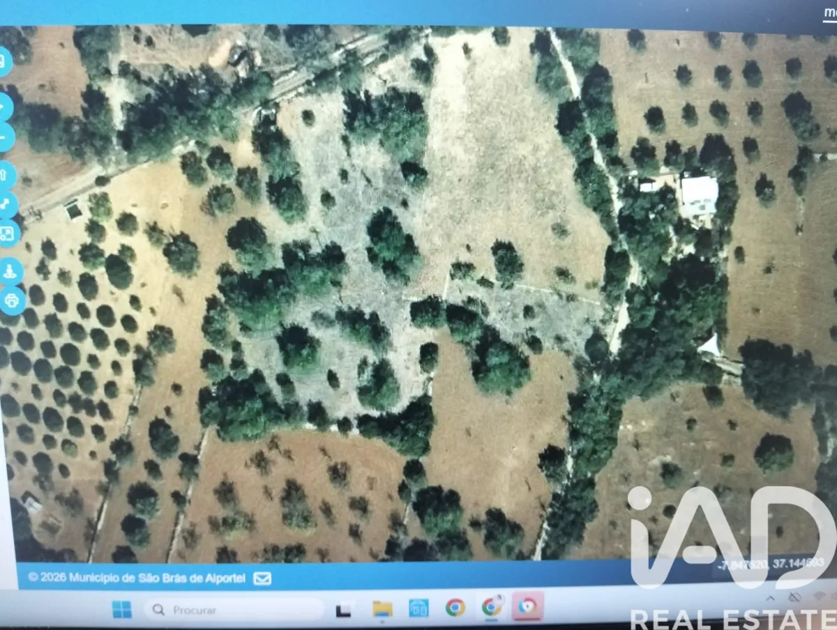 Terreno rústico de 560 m² em São Brás de Alportel