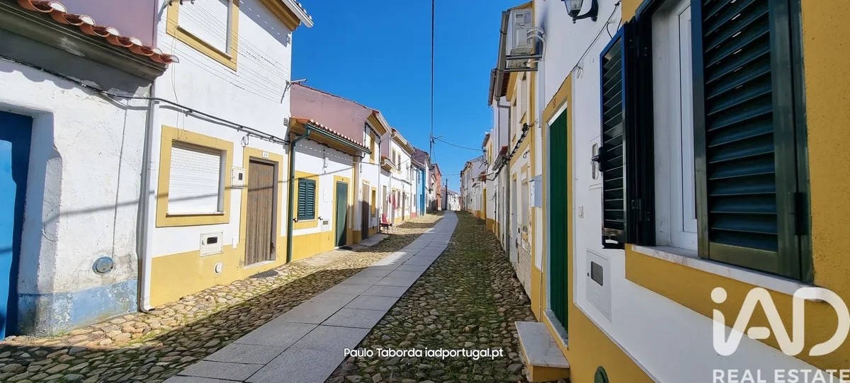 Moradia em banda 3 quartos de 136 m² em Montalvão