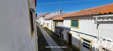 Moradia em banda  em Montalvão