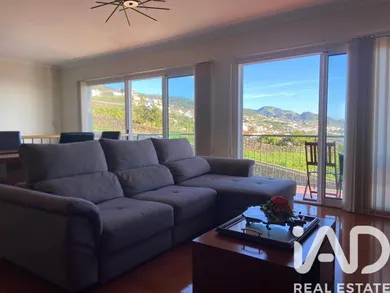 Moradia em banda em Santa Cruz