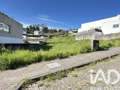 Terreno urbano em Gamil
