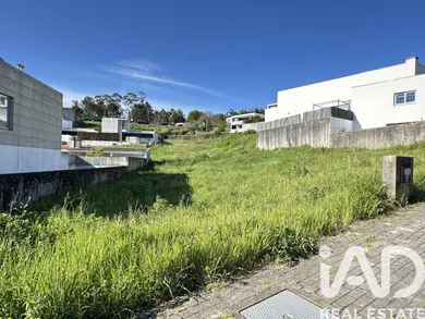 Terreno urbano em Gamil