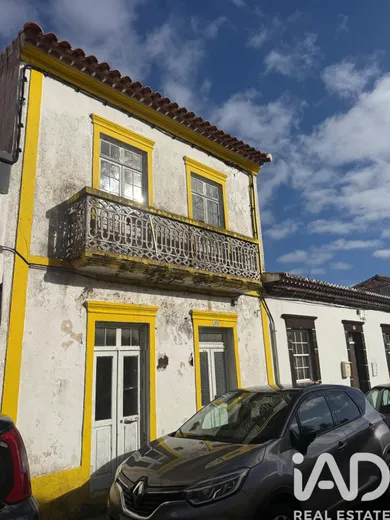 Prédio em Vila do Porto