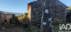 Moradia geminada  em Loivo