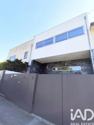 Moradia geminada em Lavra