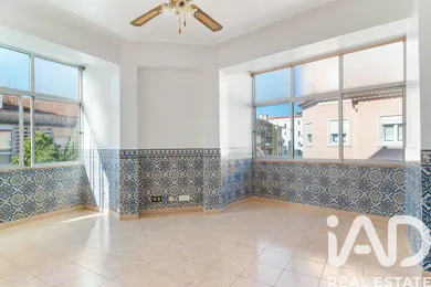Apartment T2 in Cruz Quebrada-Dafundo