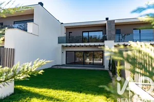 Moradia geminada em ARRABAL