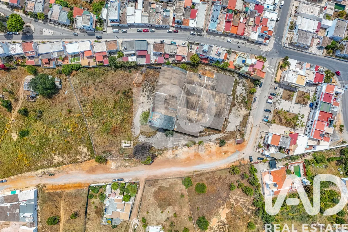 Terreno urbano de 9108 m² em Olhão