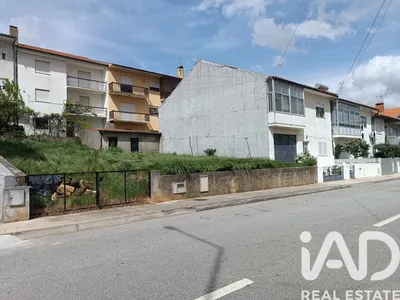 Fotografia 3 de Terreno urbano de 272 m² em Mogadouro