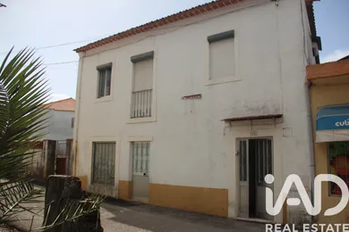 Moradia geminada em Malhou