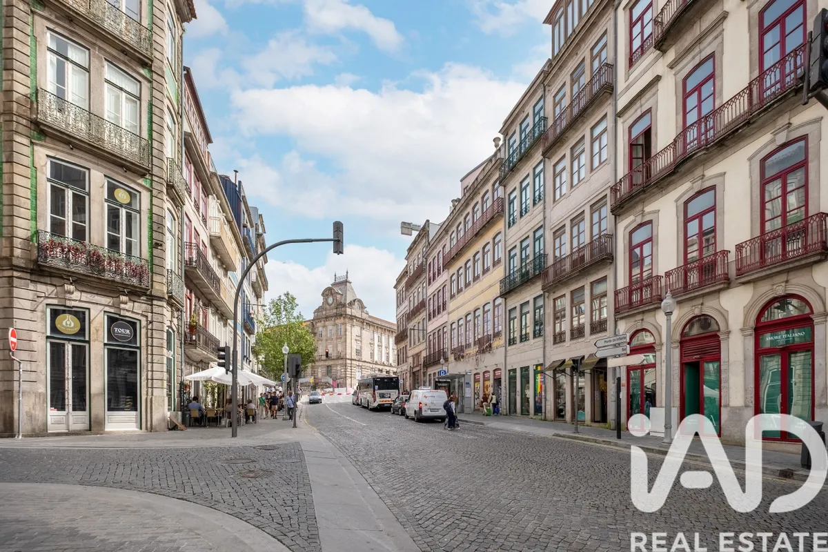 Prédio de 1004 m² em Porto