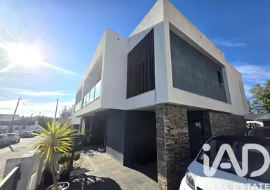 Moradia geminada em Charneca de Caparica