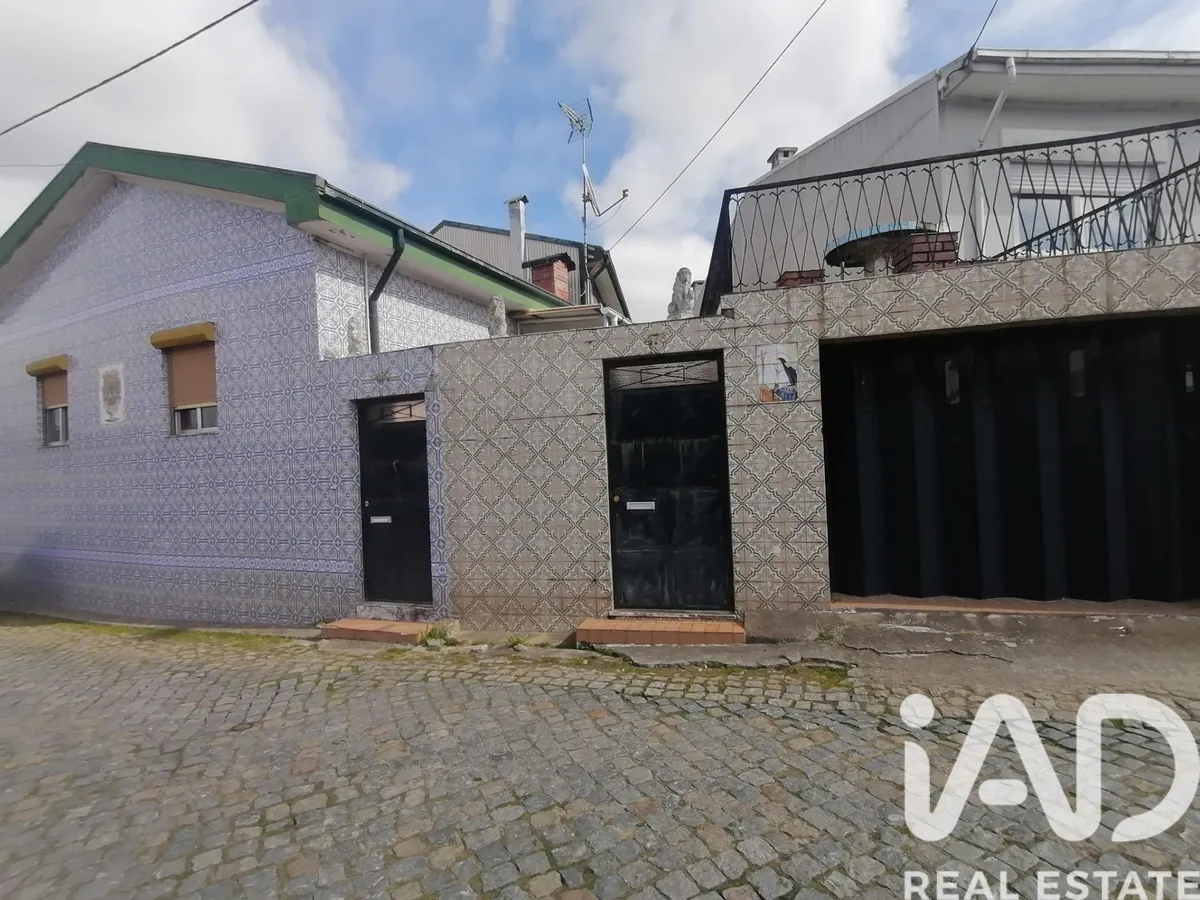 Moradia geminada 2 quartos de 360 m² em Águas Santas