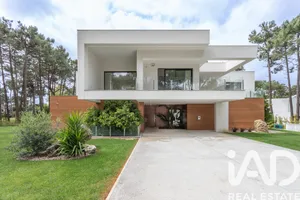 Moradia  em Charneca de Caparica