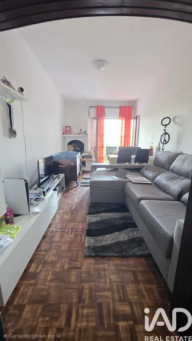 Apartment T2 in Sarilhos Pequenos