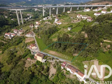 Terreno urbano em Ceira