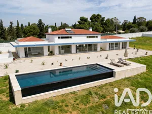 Single-storey house  in Ferragudo