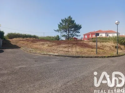 Fotografia 3 de Terreno urbano de 680 m² em Lourinhã