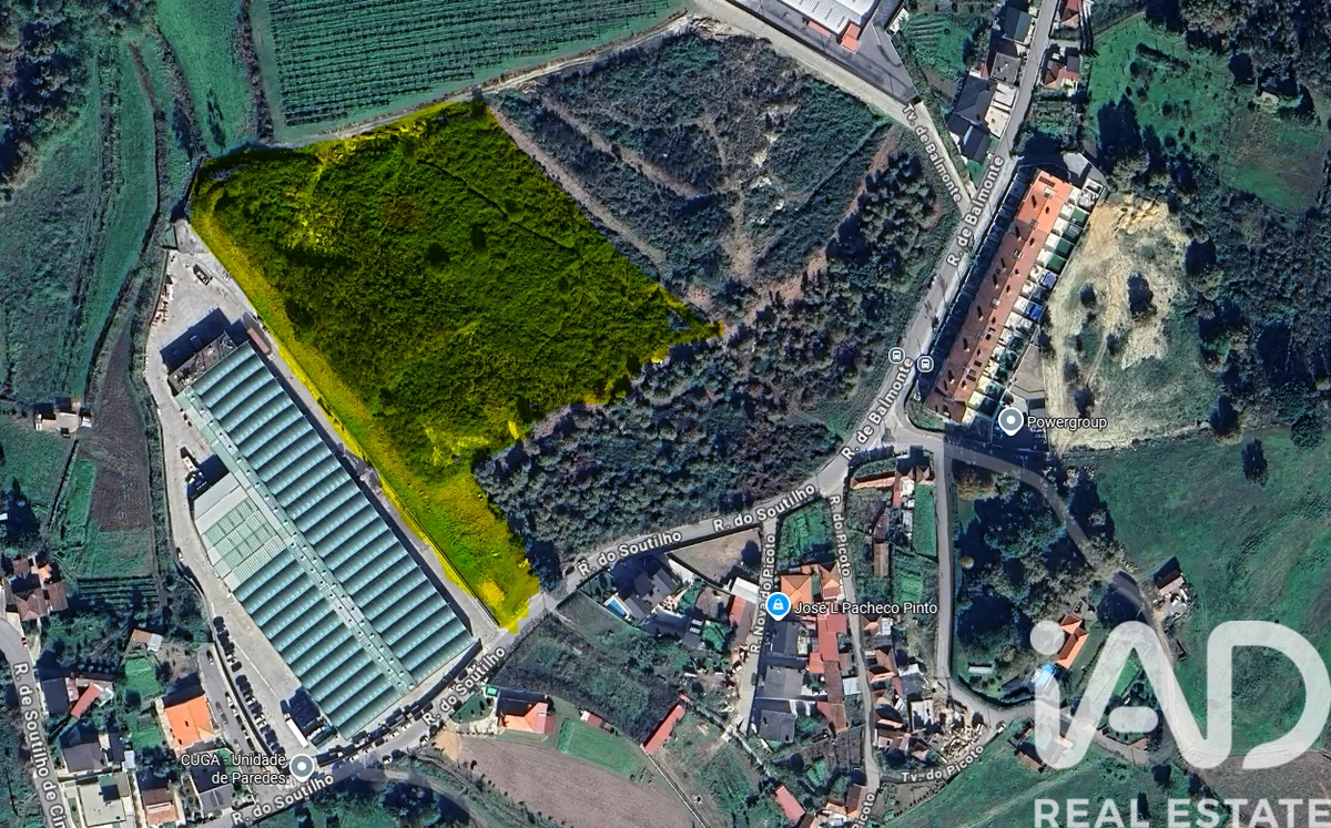 Terreno urbano de 22 442 m² em Paredes