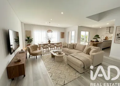 Moradia geminada  em Corroios