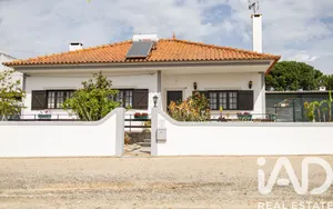 Moradia térrea  em Coruche