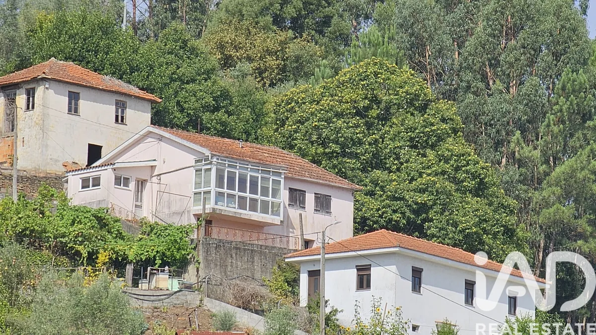 Casa/Moradia 3 quartos de 242 m² em Lomba