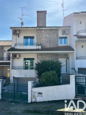 Maison jumelle à Chaves
