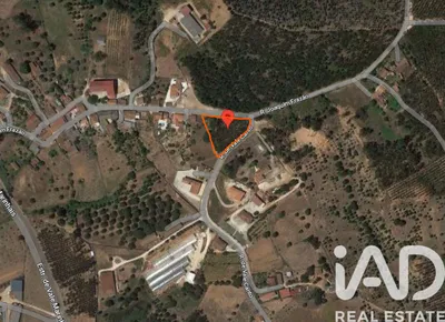 Fotografia 3 de Terreno urbano de 1390 m² em Rio Maior
