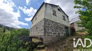 Casa/Moradia em Prados - Celorico da Beira
