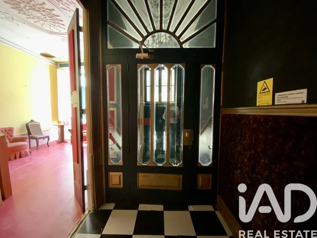 Prédio de 497 m² em Porto