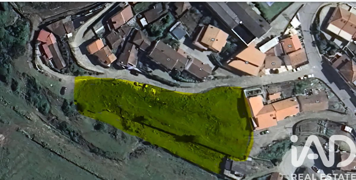 Terreno urbano de 4700 m² em Vila Real